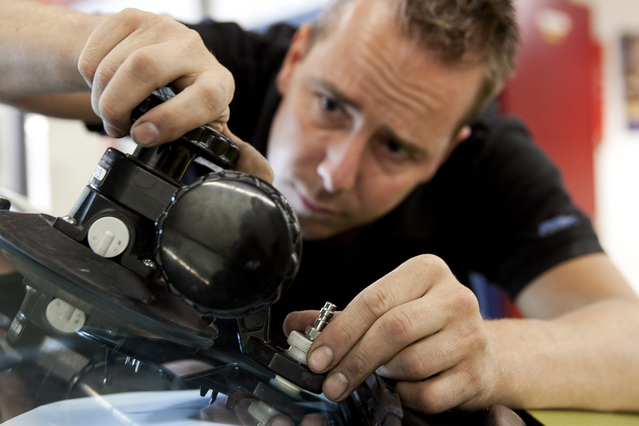 ruitschade ster reparatie in voorruit met hars nijkamp olst